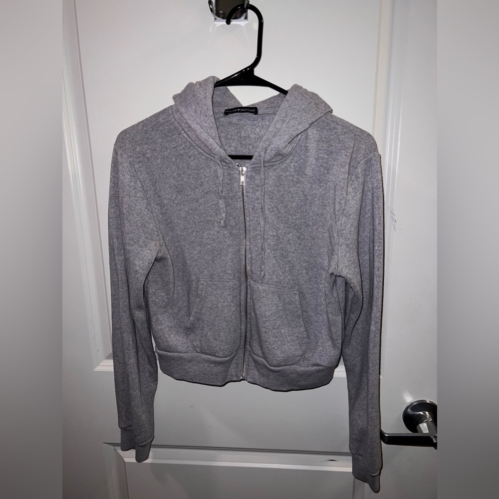 BRANDY MELVILLE cropped gray jacket